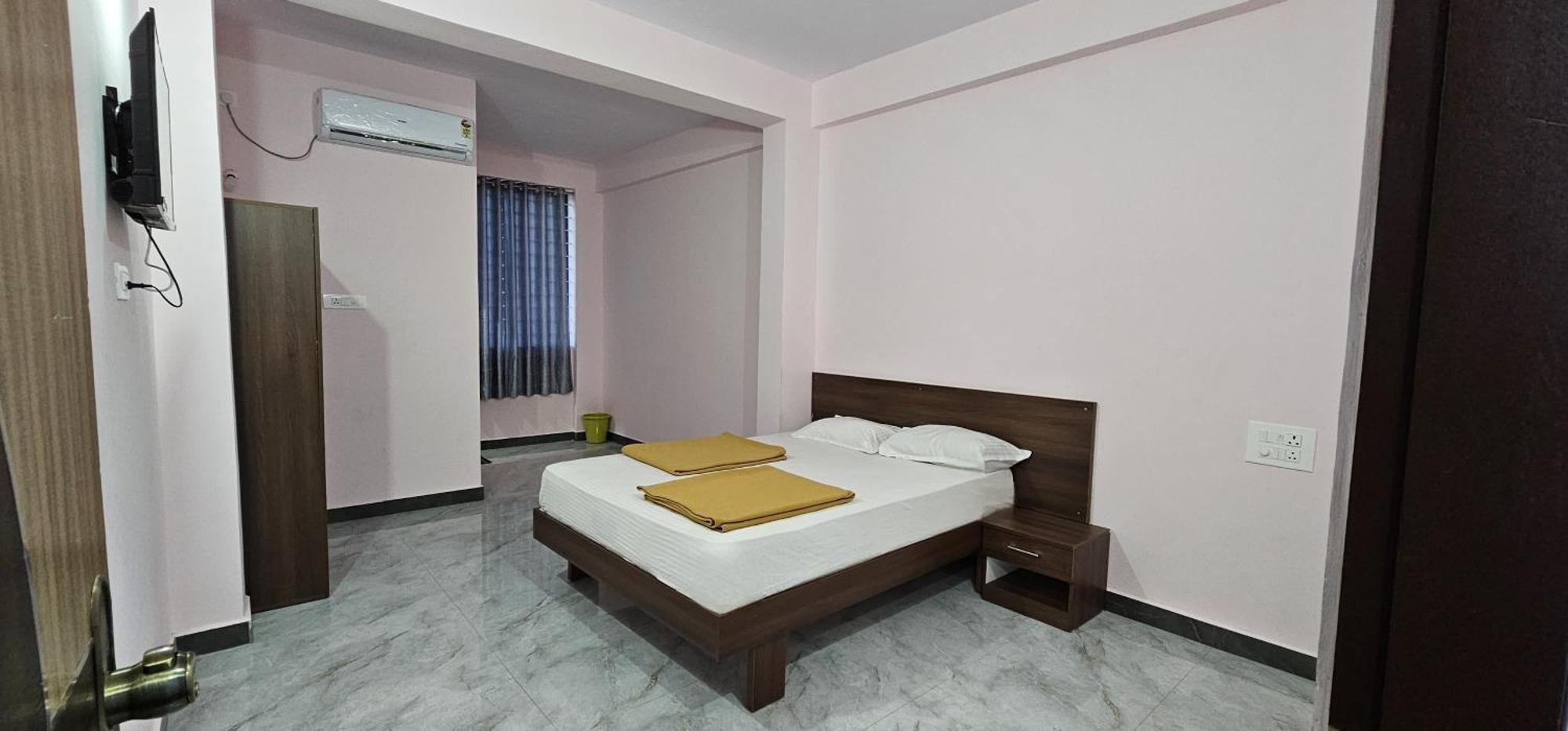 Golden Palace Residency Belagula Ngoại thất bức ảnh
